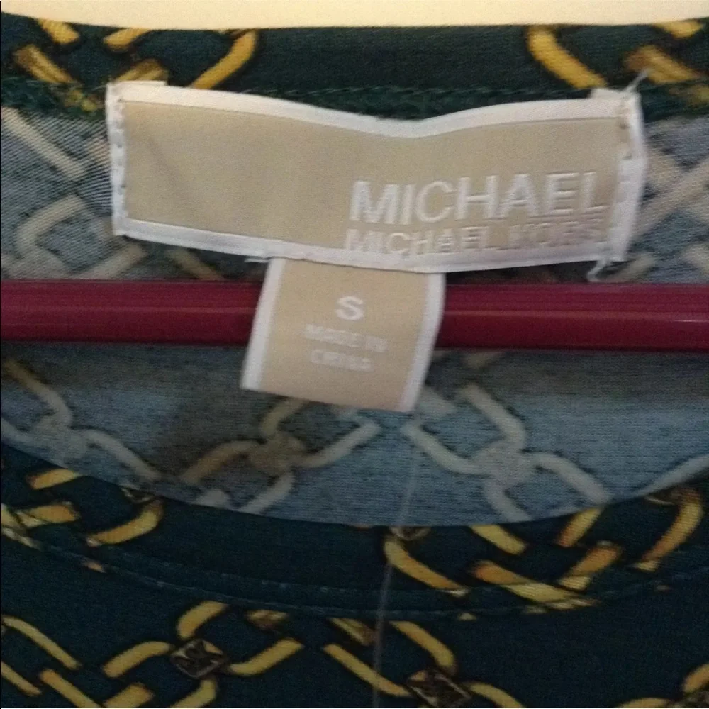 New Michael Kors Green Chain tee shirt pullover